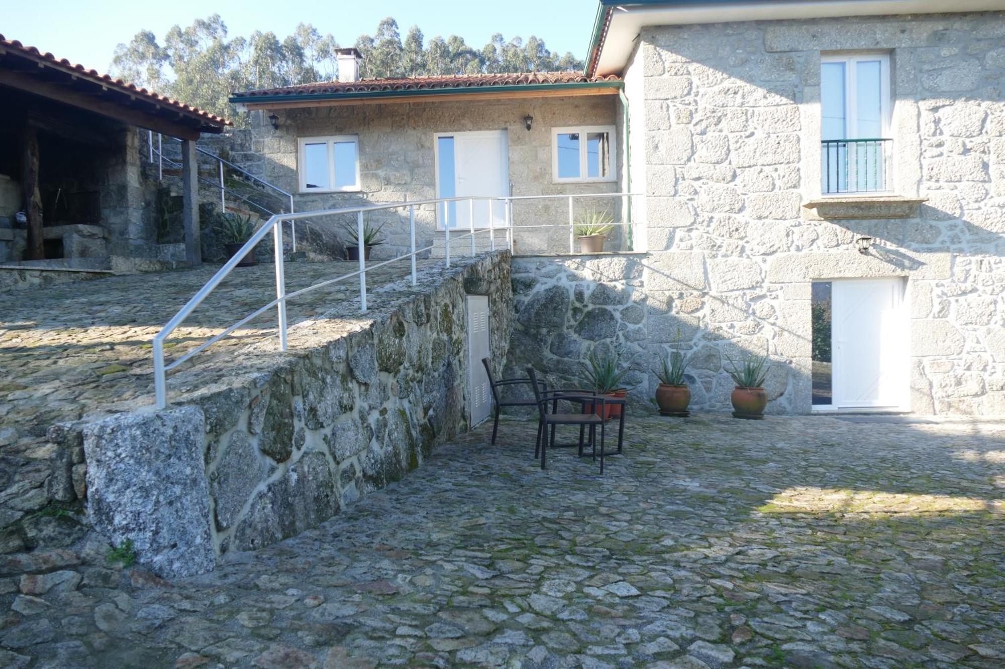 Casa Nos Penedos Guest House Arcos de Valdevez Exterior photo