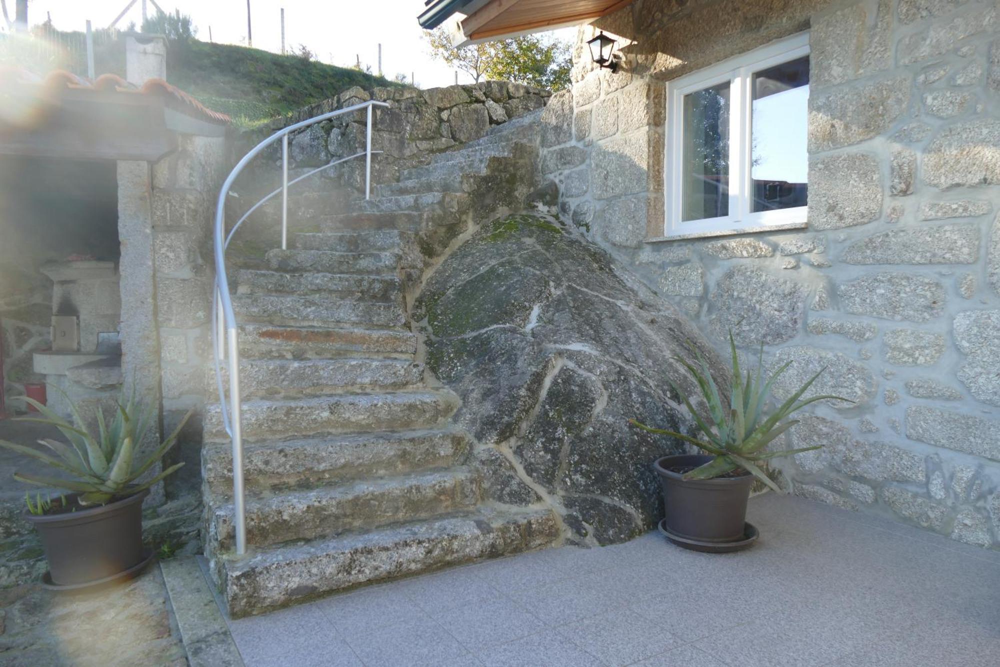 Casa Nos Penedos Guest House Arcos de Valdevez Exterior photo