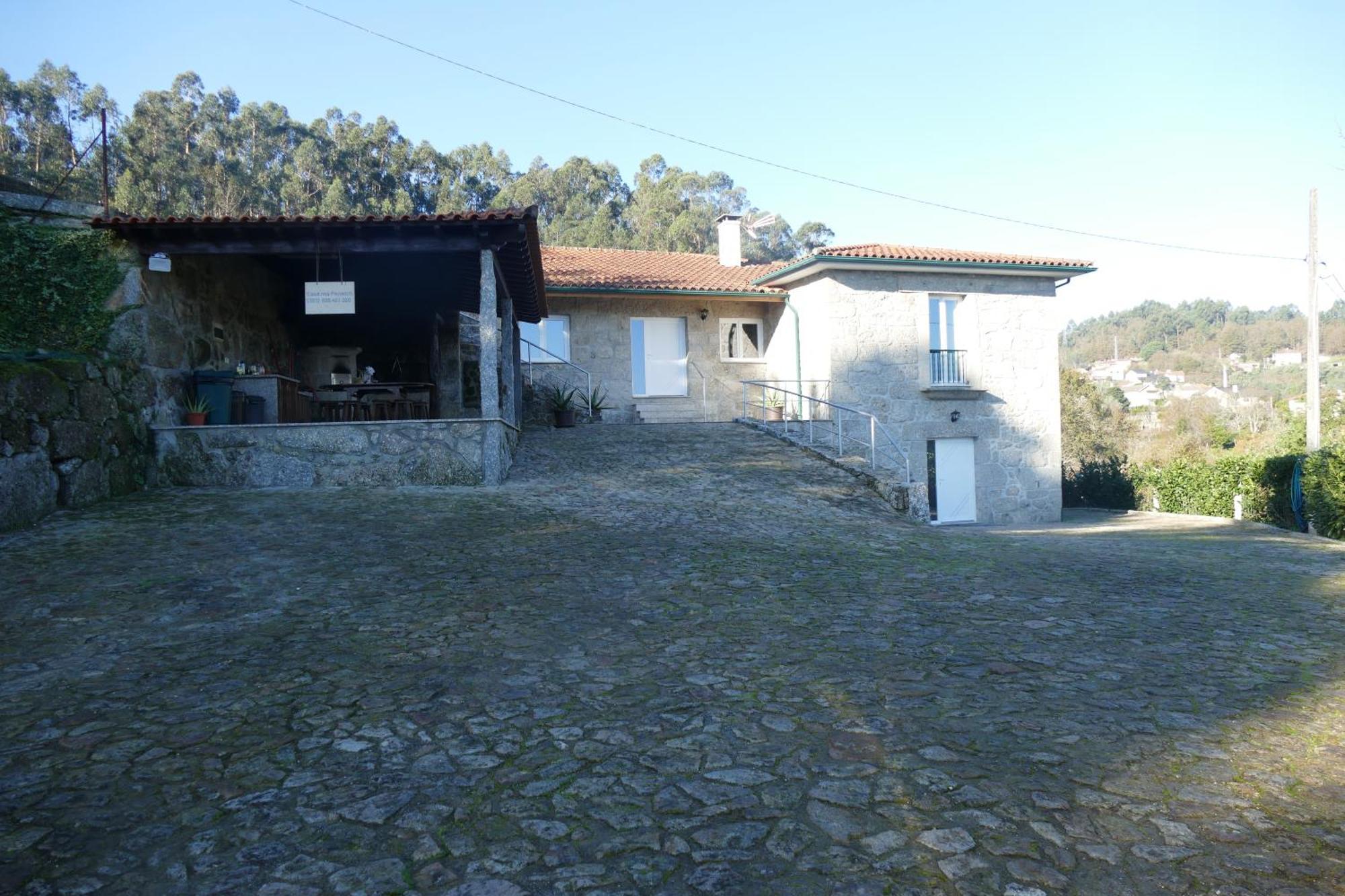Casa Nos Penedos Guest House Arcos de Valdevez Exterior photo